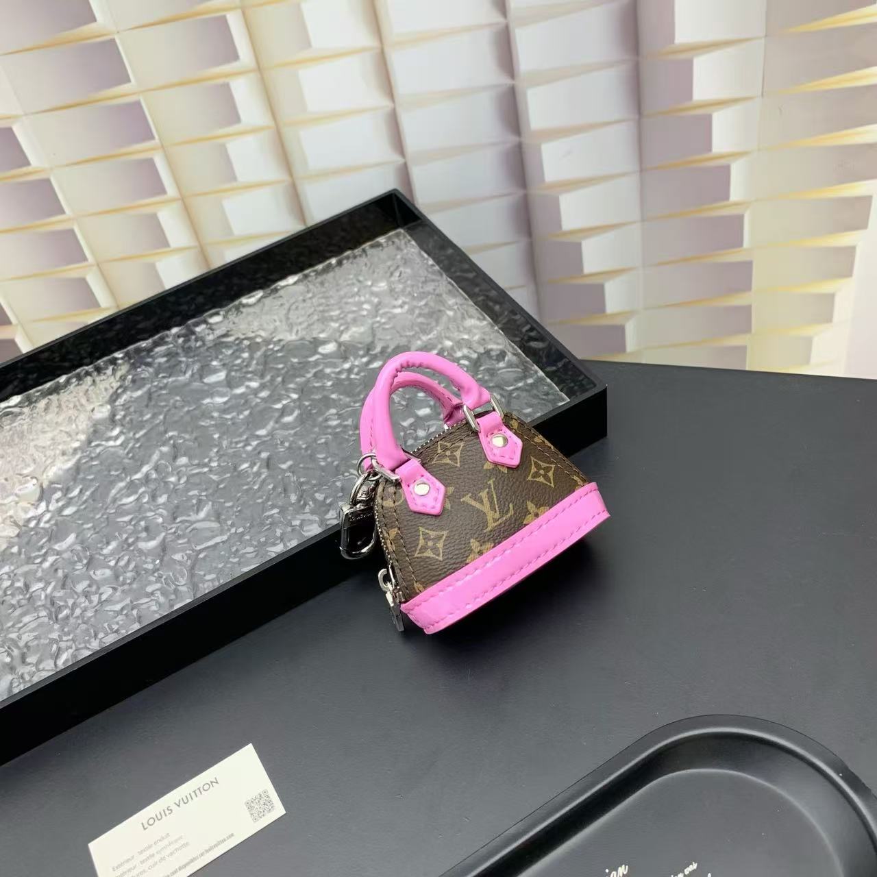 LV mini bag pendant - cnluxepick