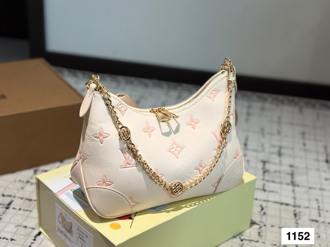 LV vintage croissant - cnluxepick