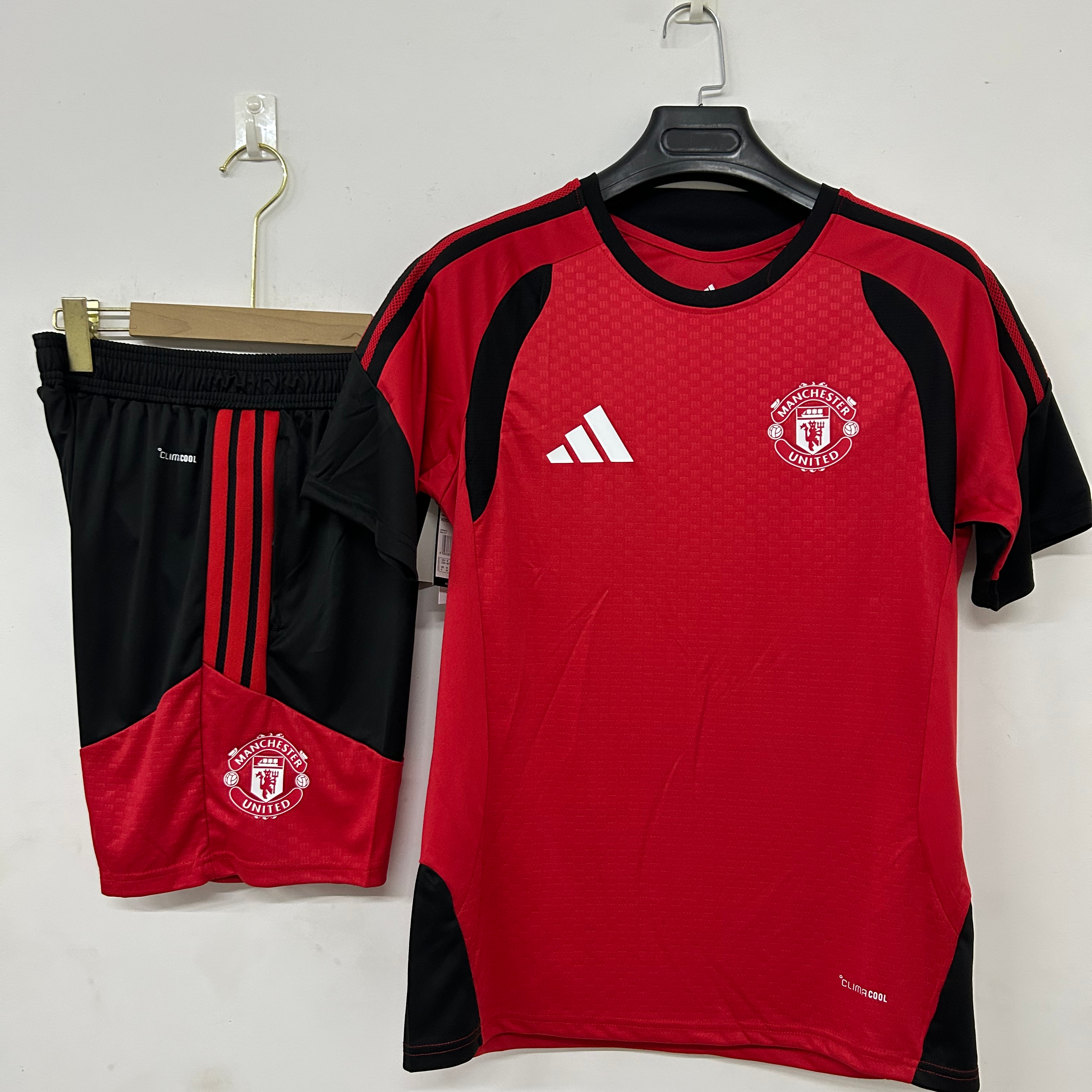 Man United 26/27 Training Red S-3XL