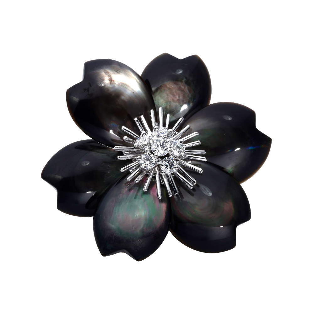 Van Cleef & Arpels Rose de Noël Accessory 18K White Gold VCARA53300