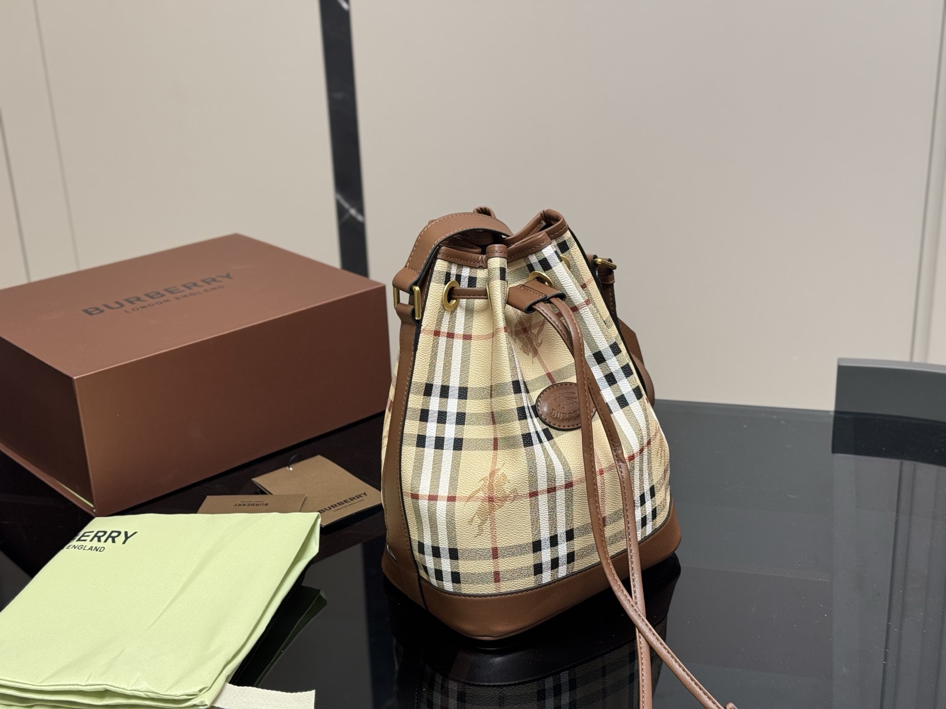 Burberry bucket bag handbag crossbody - cnluxepick