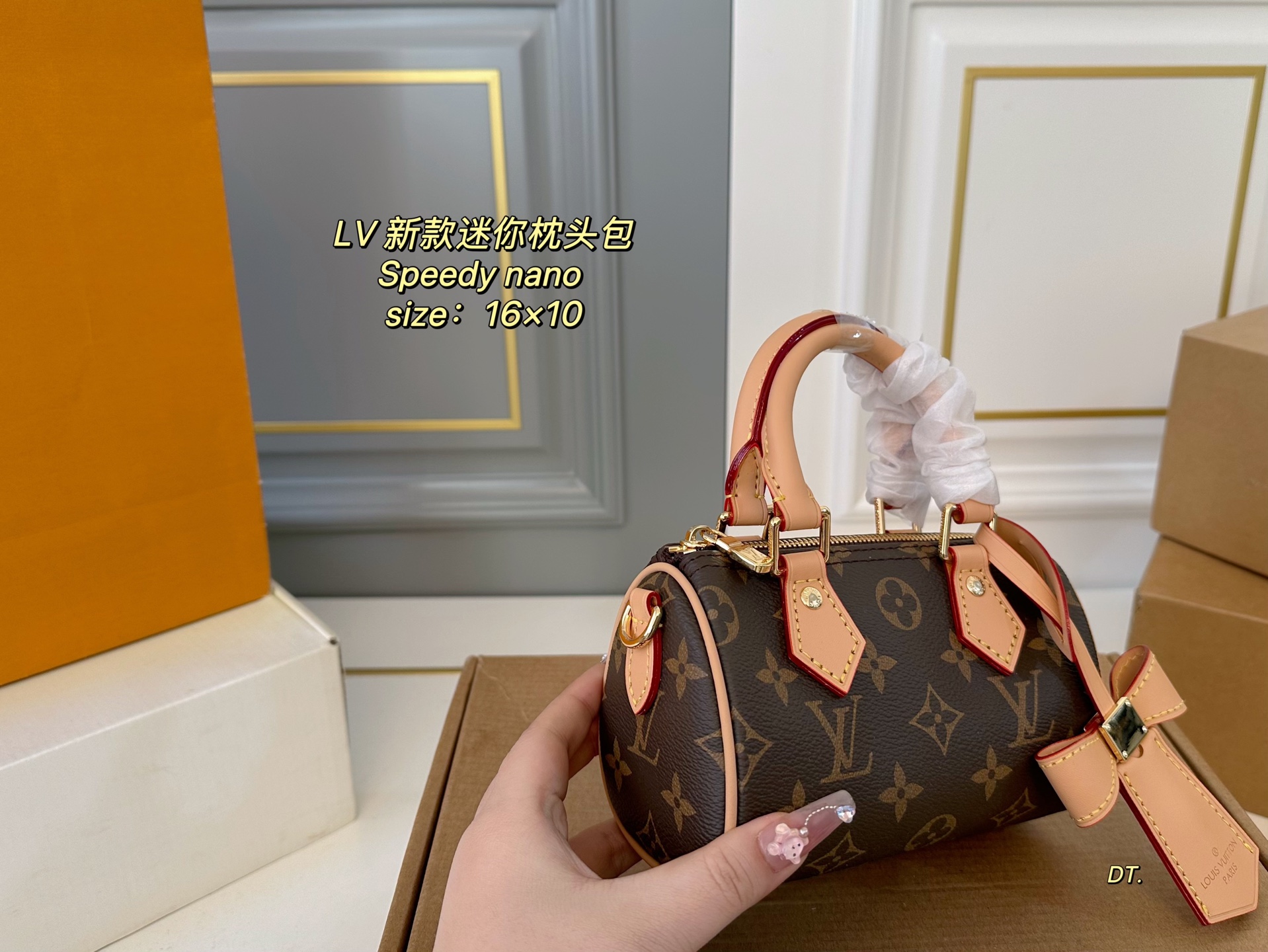 LV mini pillow bag exquisite Compact, lightweight, fashionable and versatile - cnluxepick