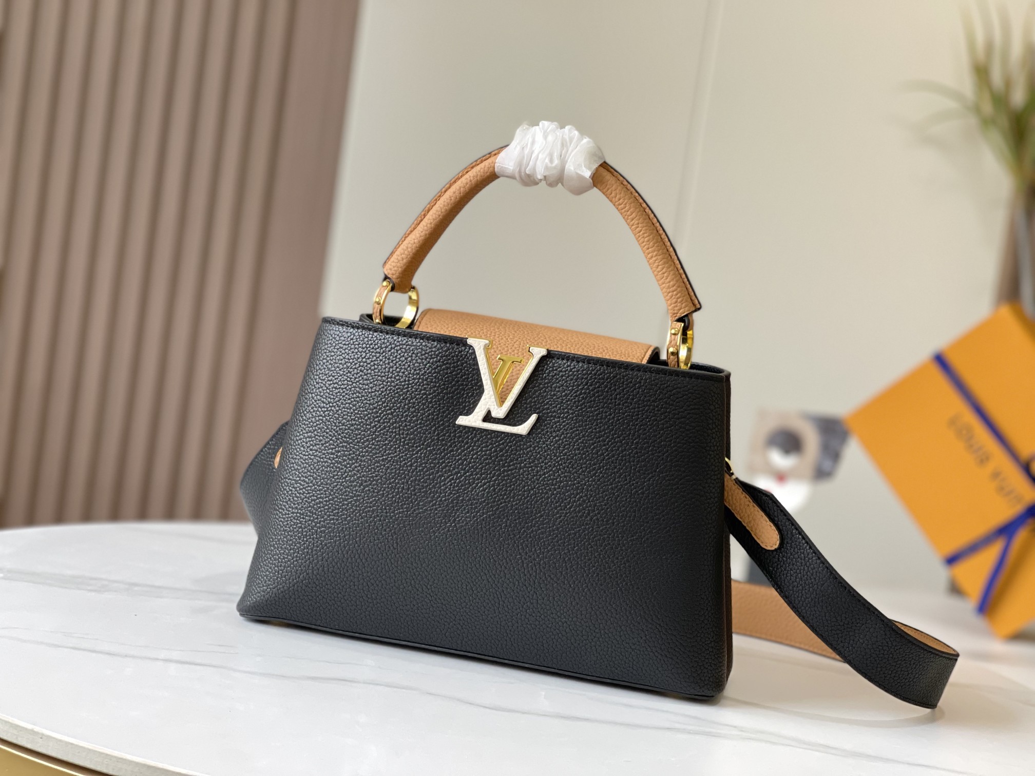 Louis Vuitton Capucines Mm Black 27Cm M59466