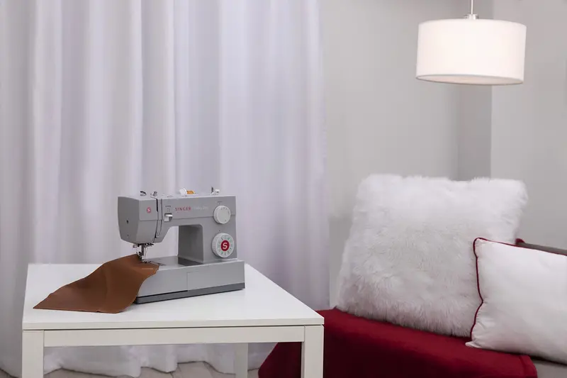 SINGER Heavy Duty 4423 Mechanical Sewing Machine – 23 Built-In Stitches, Metal Frame, Free Arm Design