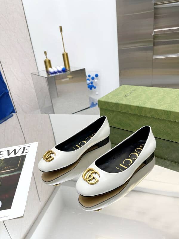 Gucci Women’S Ballet Flat With Gc Logo White