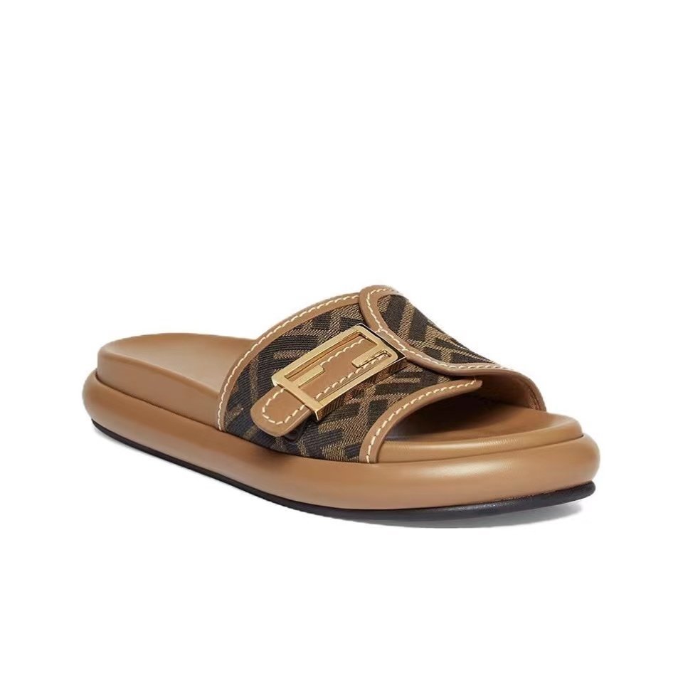 Fendi Leather Comfort Goes With Everything Shoes Sandal