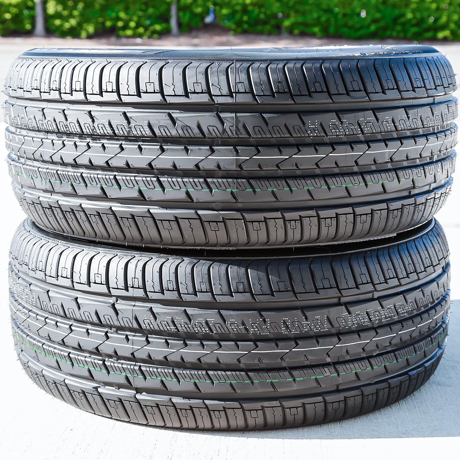 Set of 4 (quad) 265/50R20 112V XL full season tires suitable for: 2014-15 Jeep Grand Cherokee Summit, 2019-20 Jeep Grand Cherokee Limited X