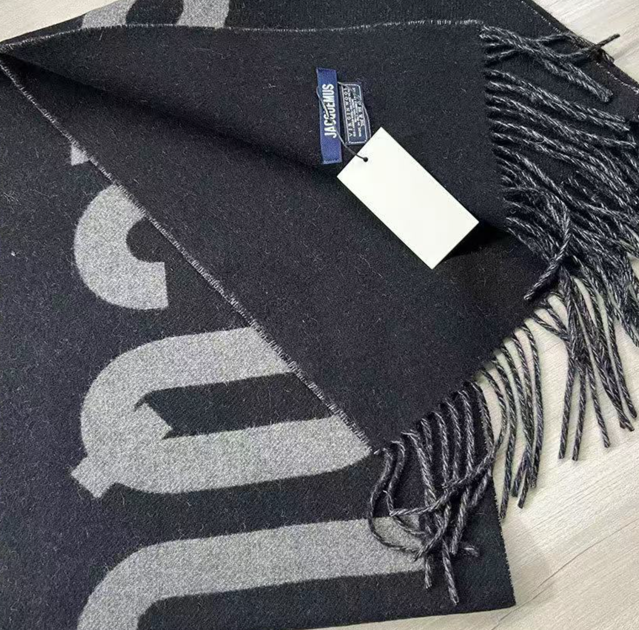 jacquemus scarf - cnluxepick