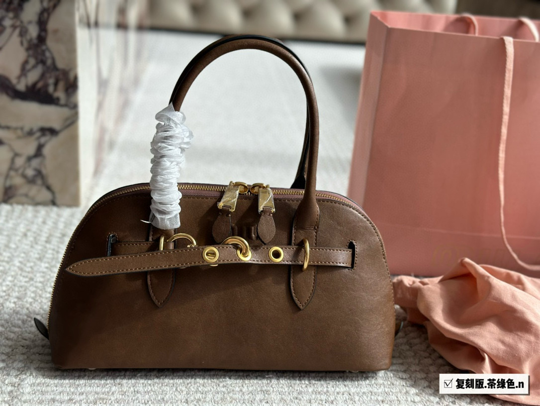 MiuMiu's new Aventure shell bag - cnluxepick