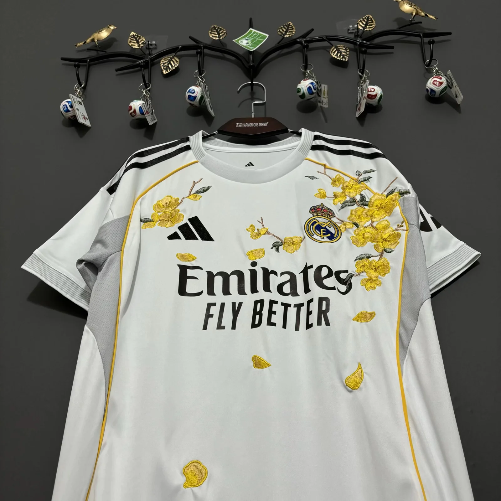 Real Madrid 2025/26 Home Embroidered Jersey S-XXL Fan Version 3