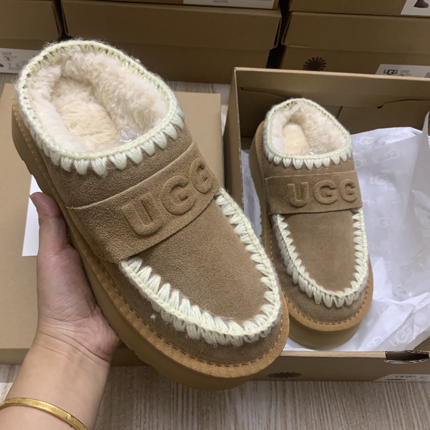 New UGG snow boots with slip-ons - cnluxepick