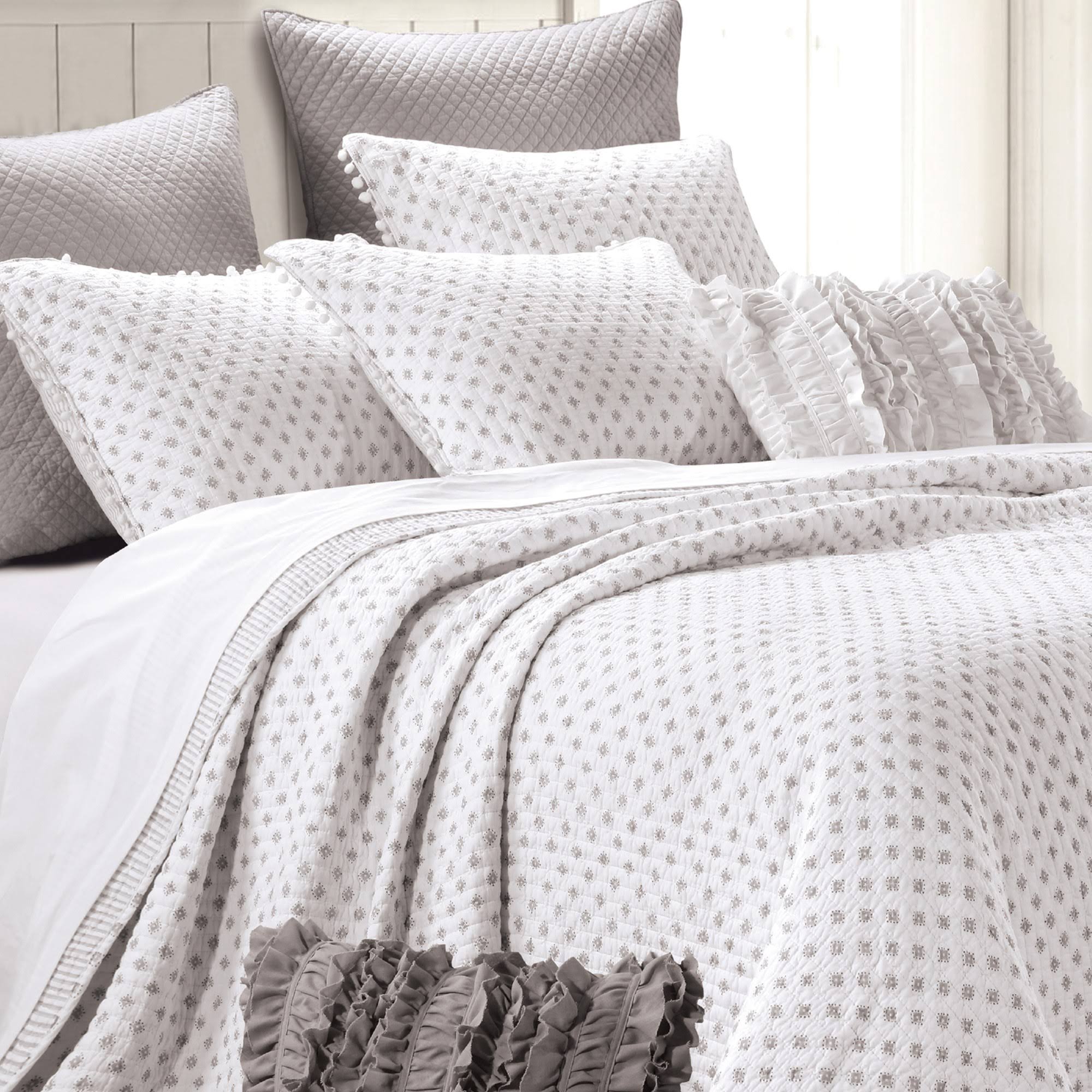Levtex Home Astoria Quilt - Gray - King