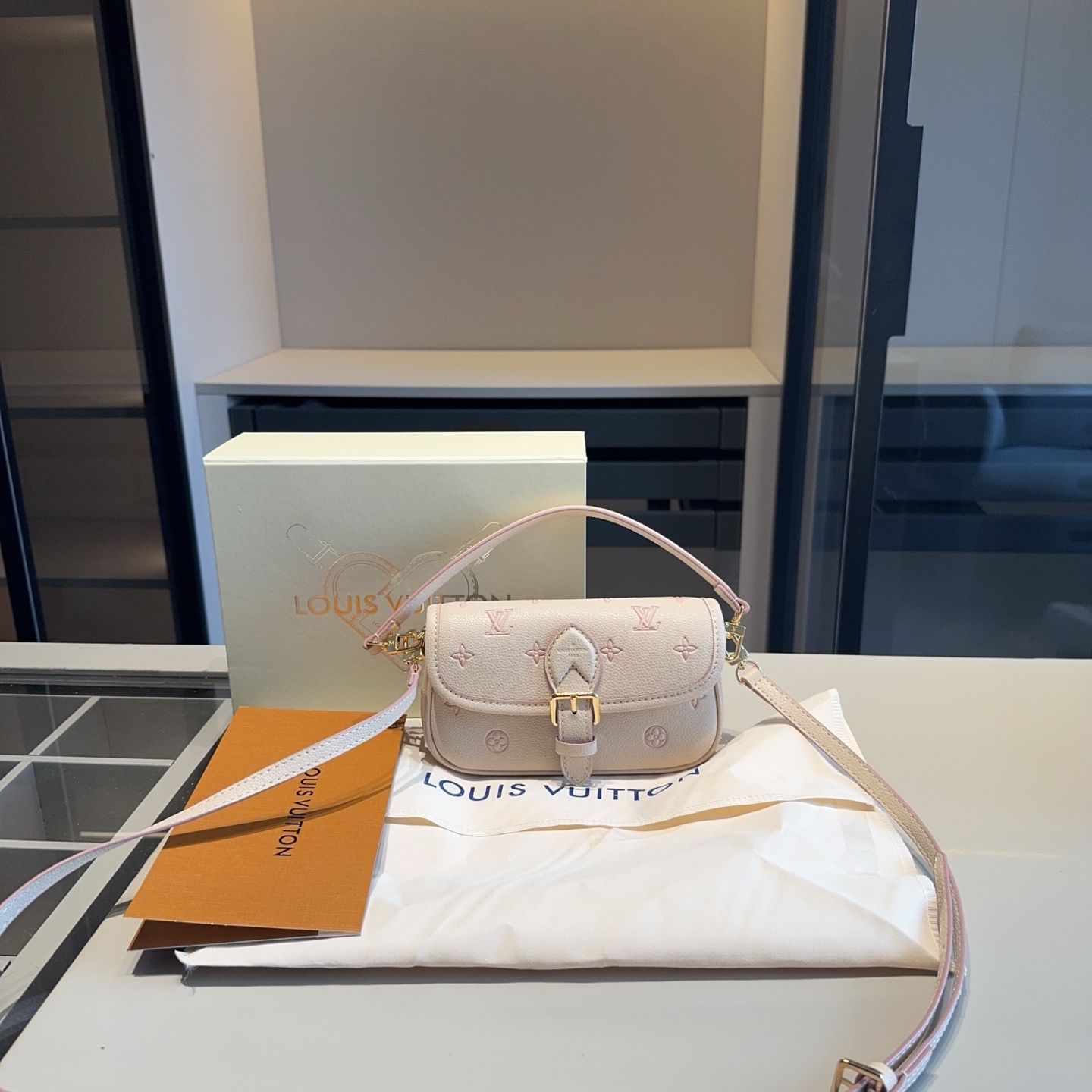 LV Diane Mini Baguette Bag - cnluxepick