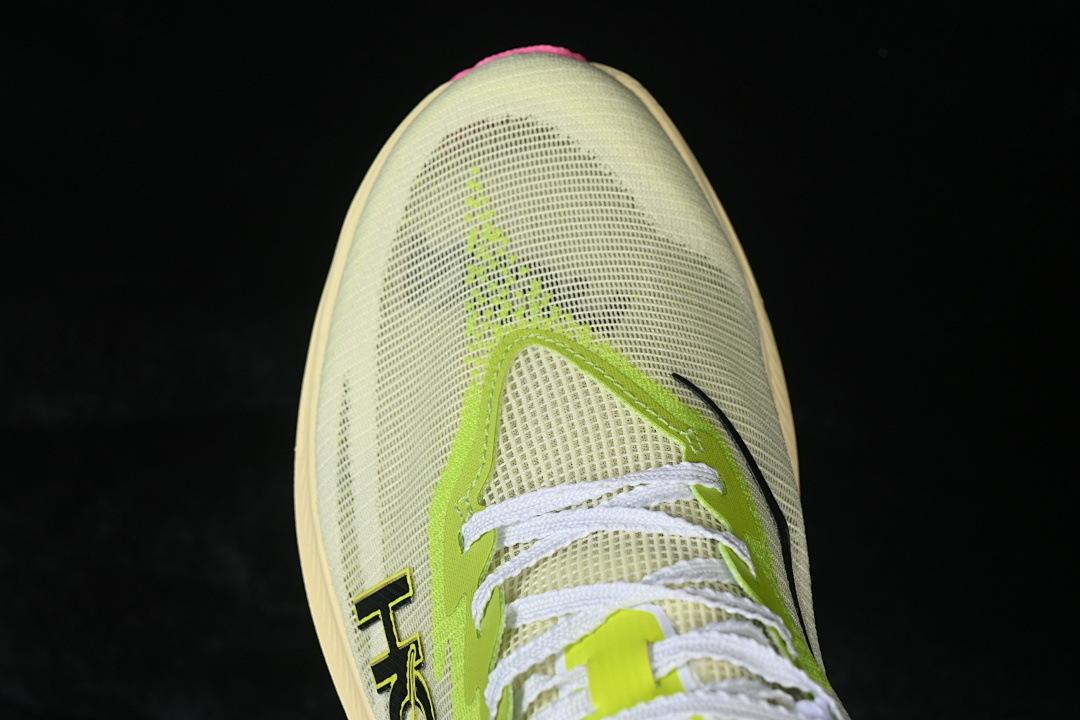 HOKA One One Rocket X 3