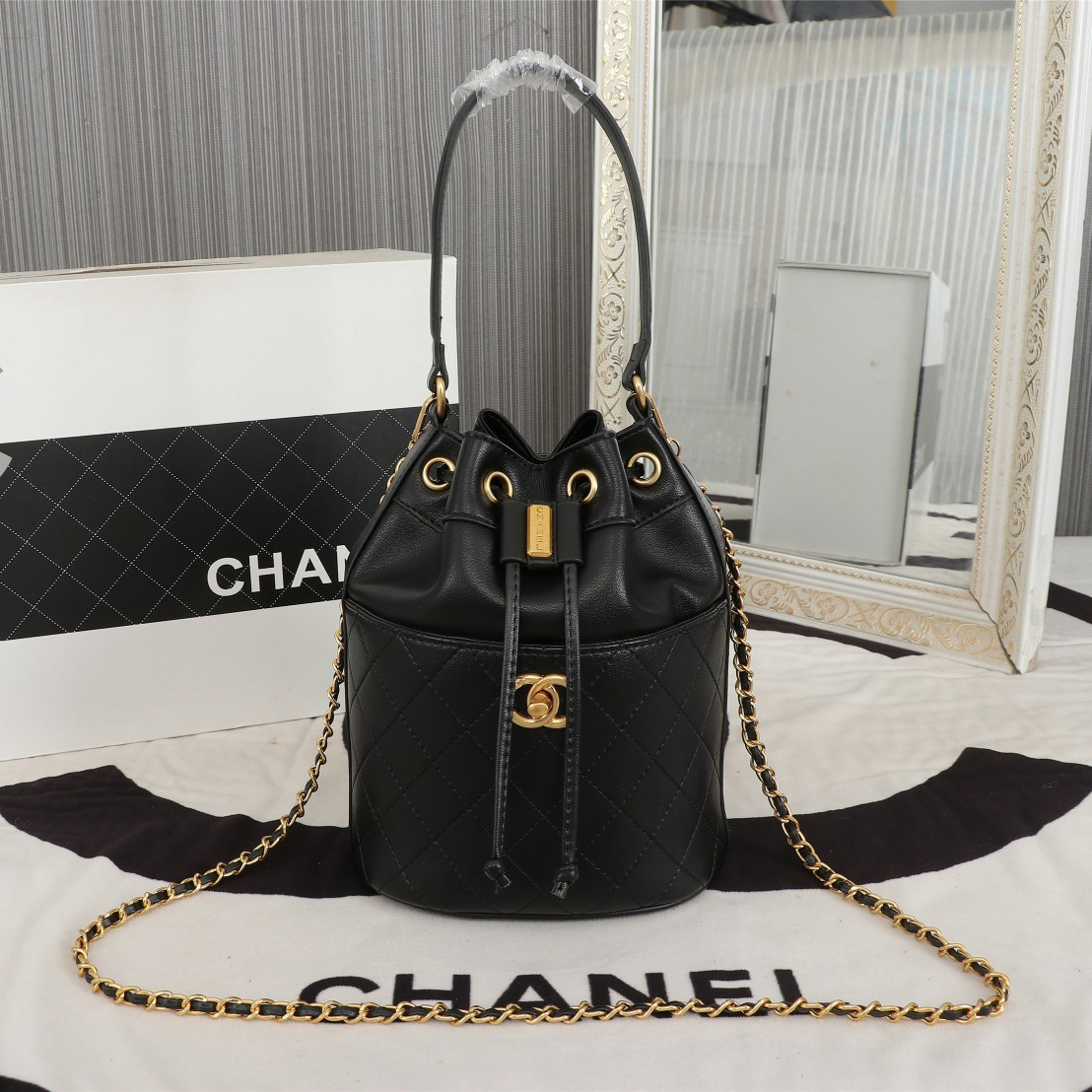 Chanel bucket crossbody bag - cnluxepick