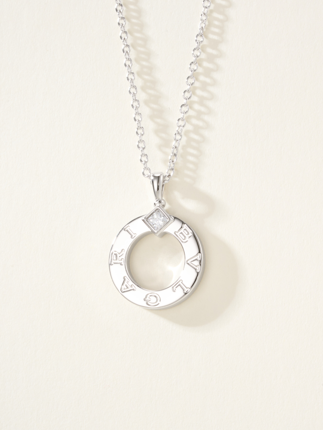 BV logo engraved necklace - cnluxepick