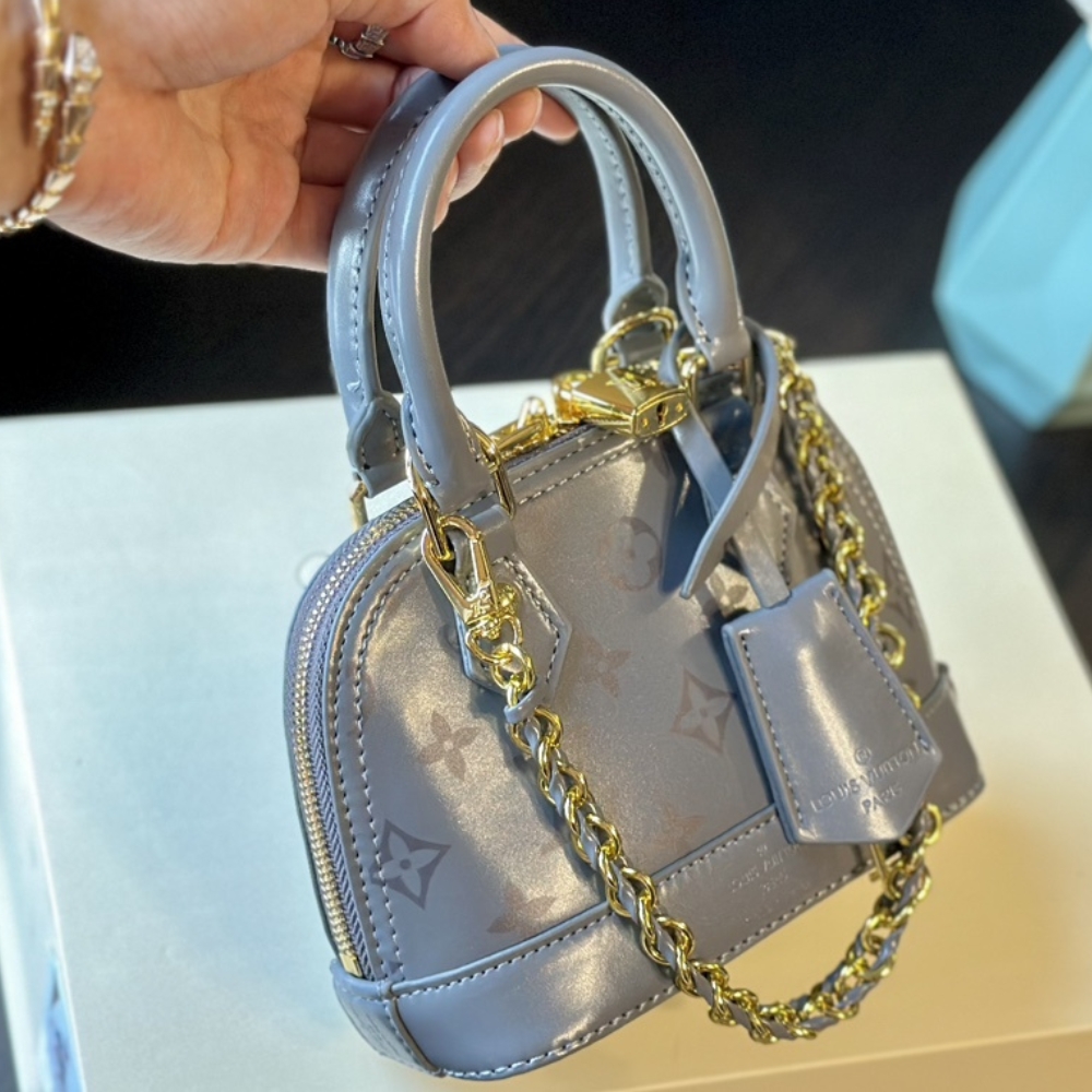 Louis Vuitton Alma Bb Gris Trianon 18Cm M12561