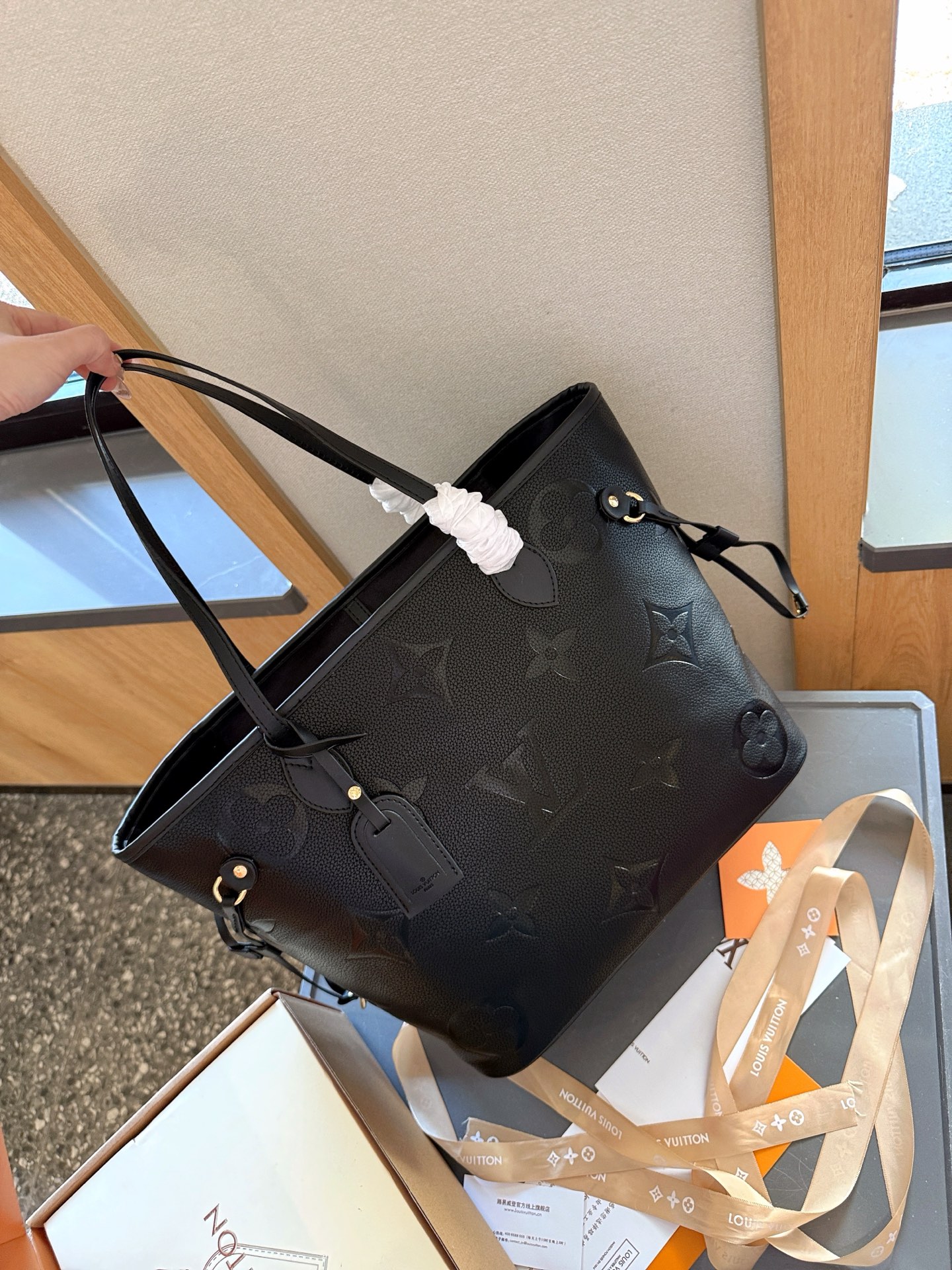 LV Neverfull Shopping Bag - cnluxepick