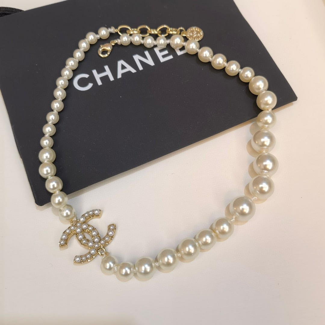 Chanel Pearl and Diamond Letter Necklace - cnluxepick