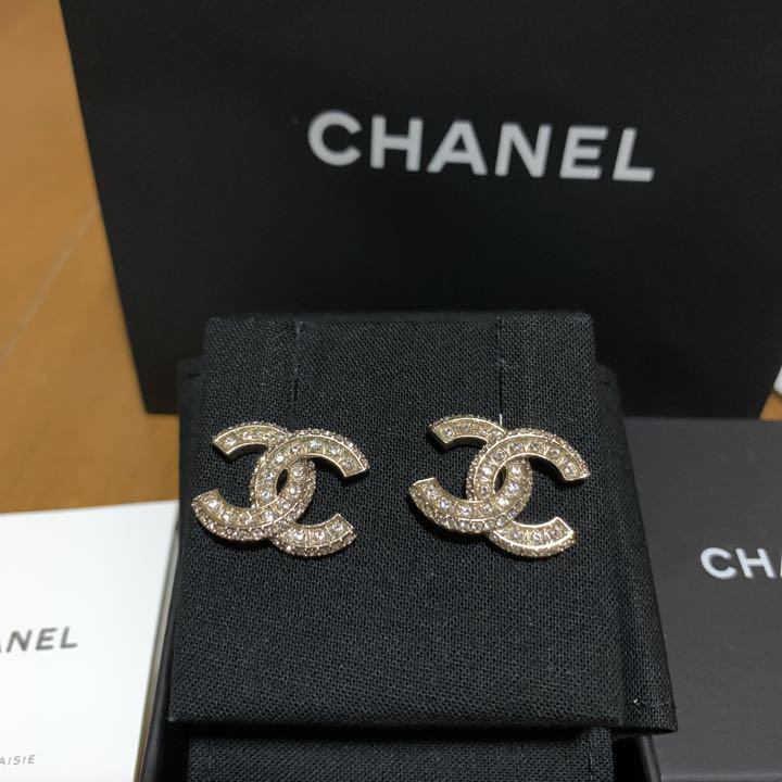 Chanel Rhinestone earrings - cnluxepick