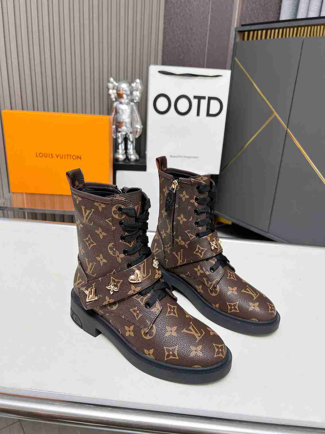 Louis Vuitton Citizen Boots Monogram Brown