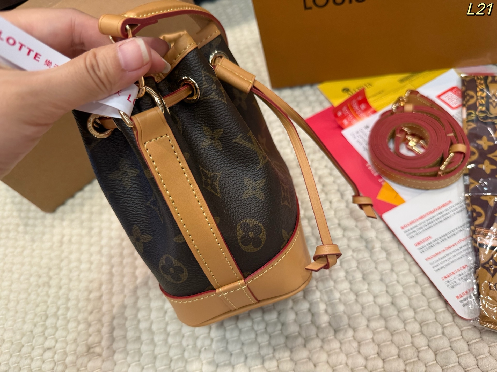 LV Mini Bucket Bag - cnluxepick