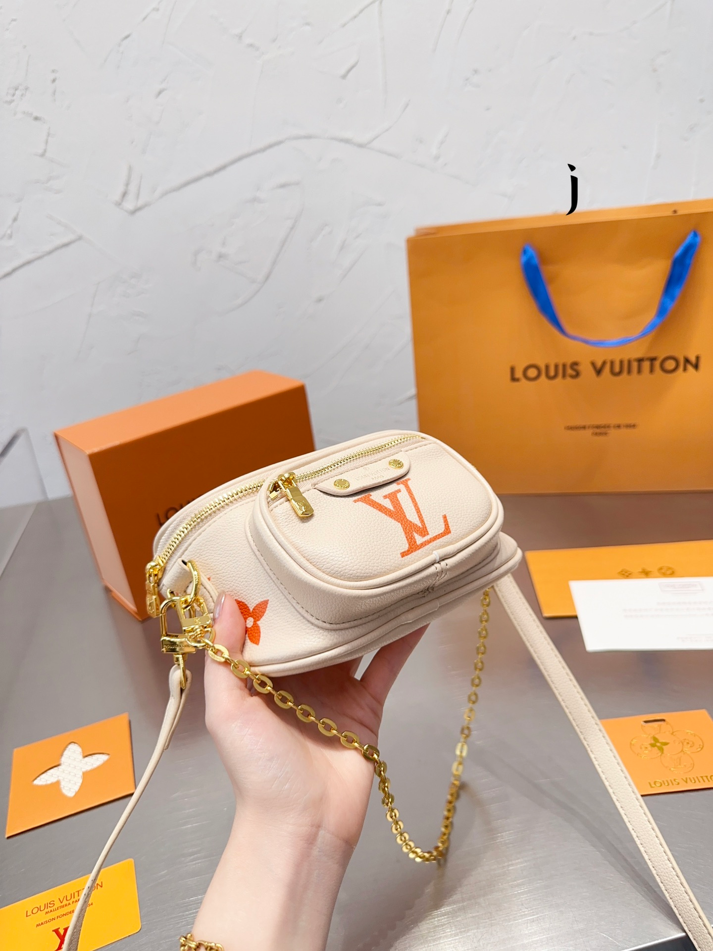 Louis Vuitton Mini Bumbag Neutral 18Cm M82208