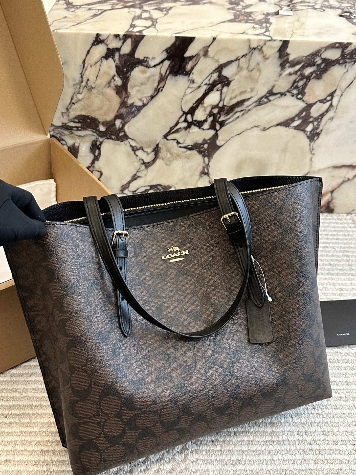 Coach classic logo tote bag - cnluxepick