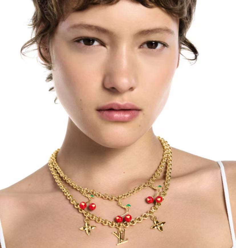 Louis Vuitton necklaces are stylish and fashionable - cnluxepick