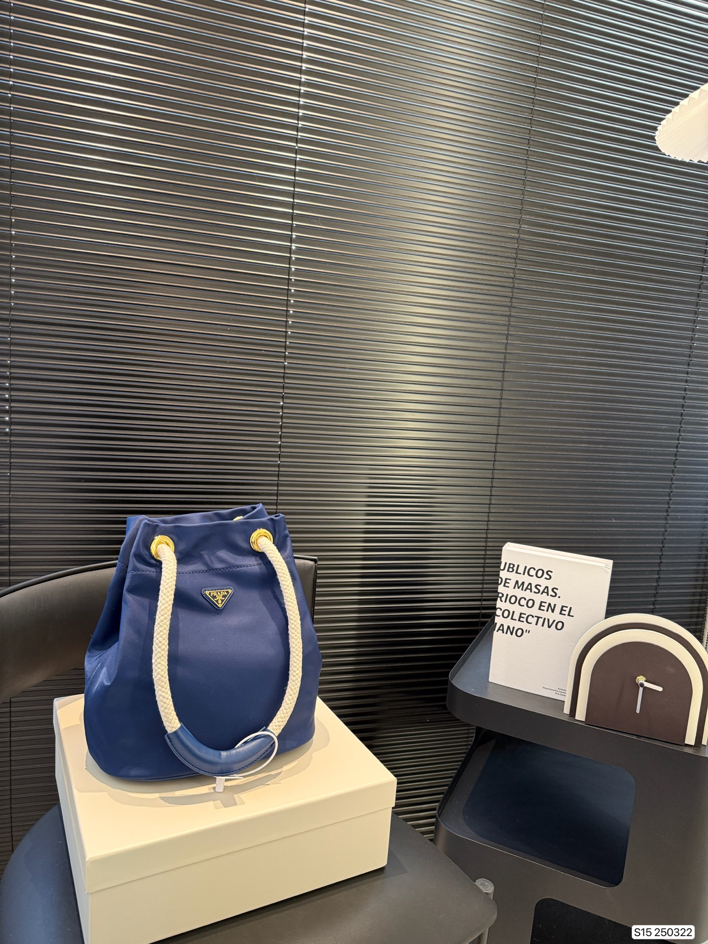 Prada ss25 bucket tote bag - cnluxepick