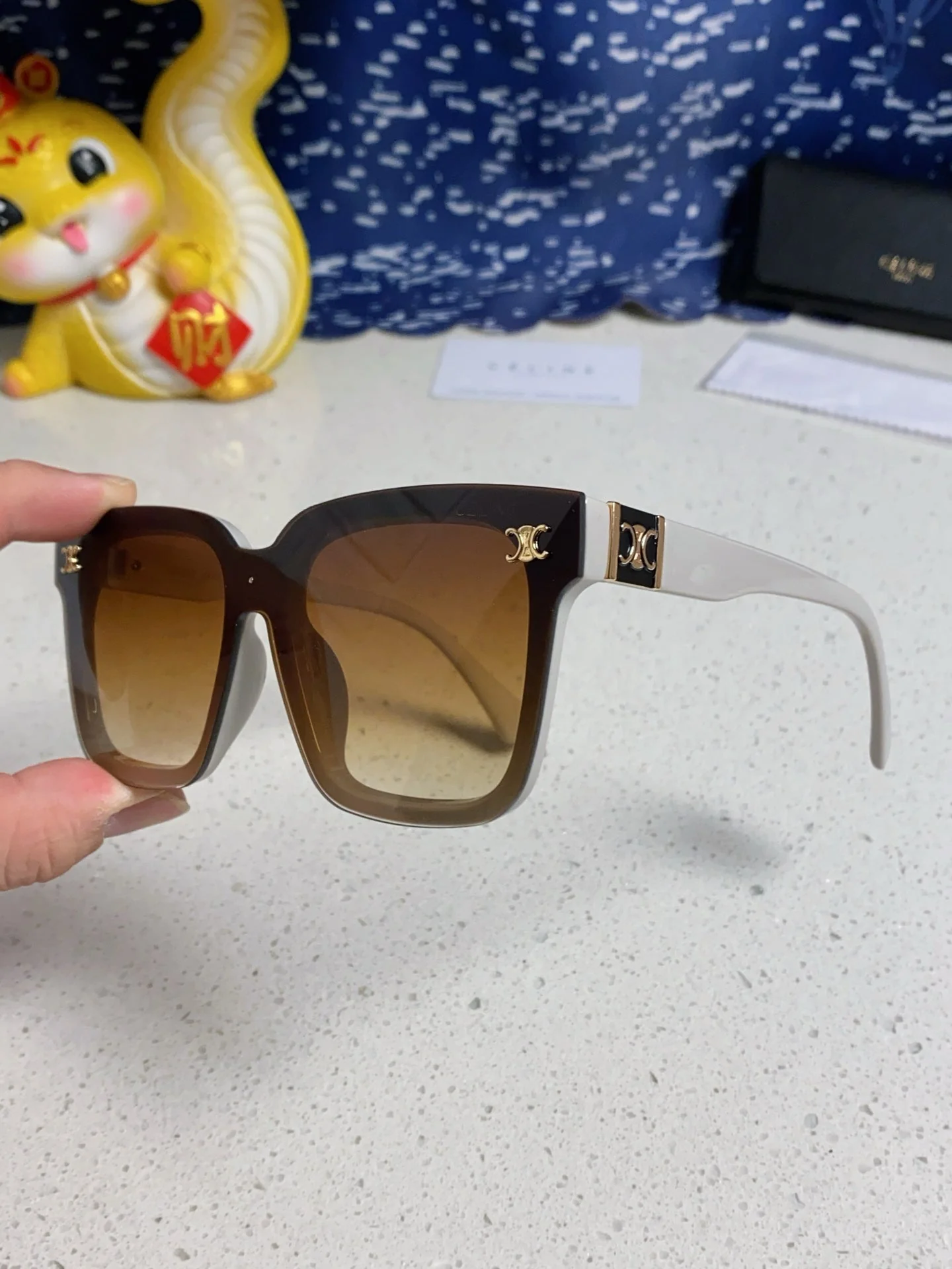 Celine Square Large Frame Arc de Triomphe Sunglasses - cnluxepick