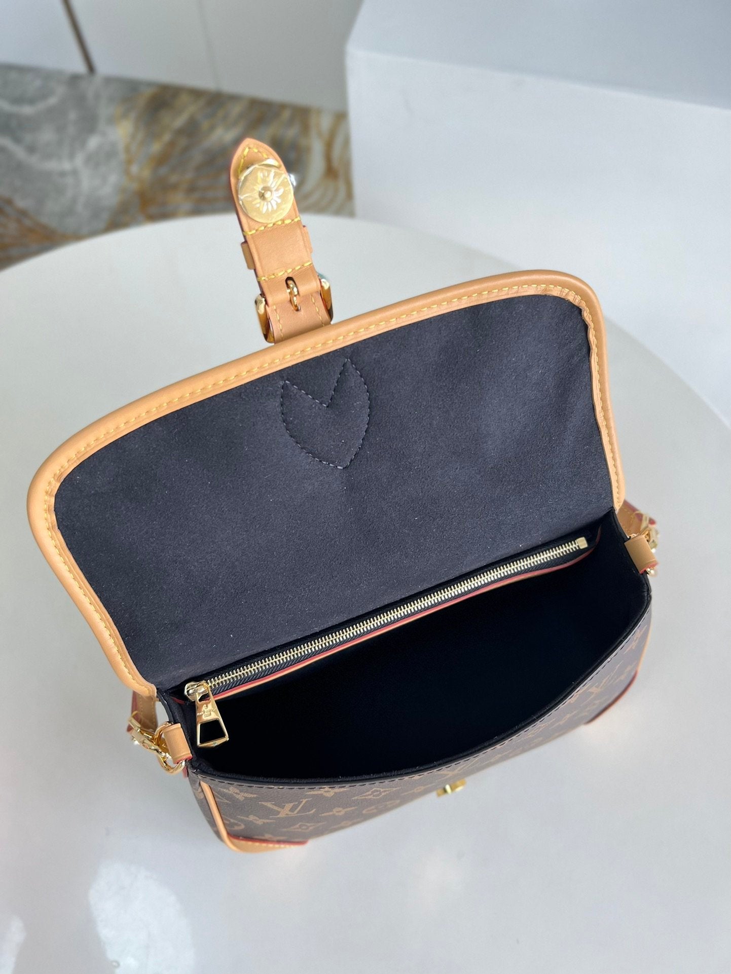 Louis Vuitton Diane Black 24cm/9.4in