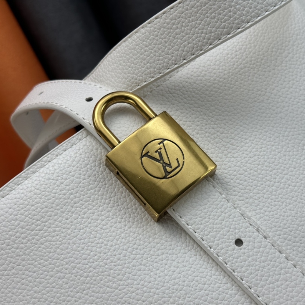 Louis Vuitton Low Key Cabas Mm Grained Calfskin White 47cm/ 18.5in