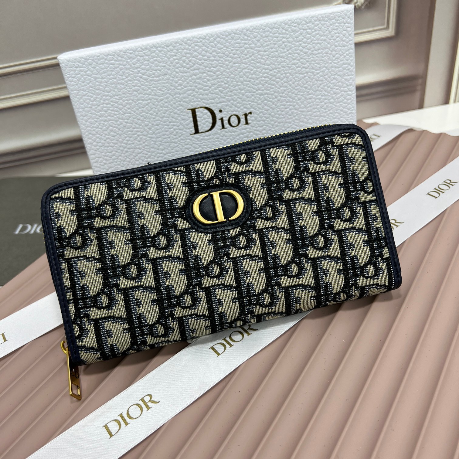 Dior 30 Montaigne Voyageur Slim Wallet - cnluxepick