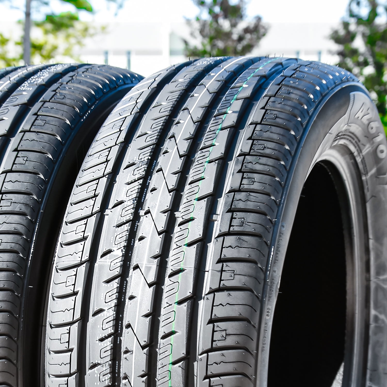 Set of 4 (quad) 265/50R20 112V XL full season tires suitable for: 2014-15 Jeep Grand Cherokee Summit, 2019-20 Jeep Grand Cherokee Limited X