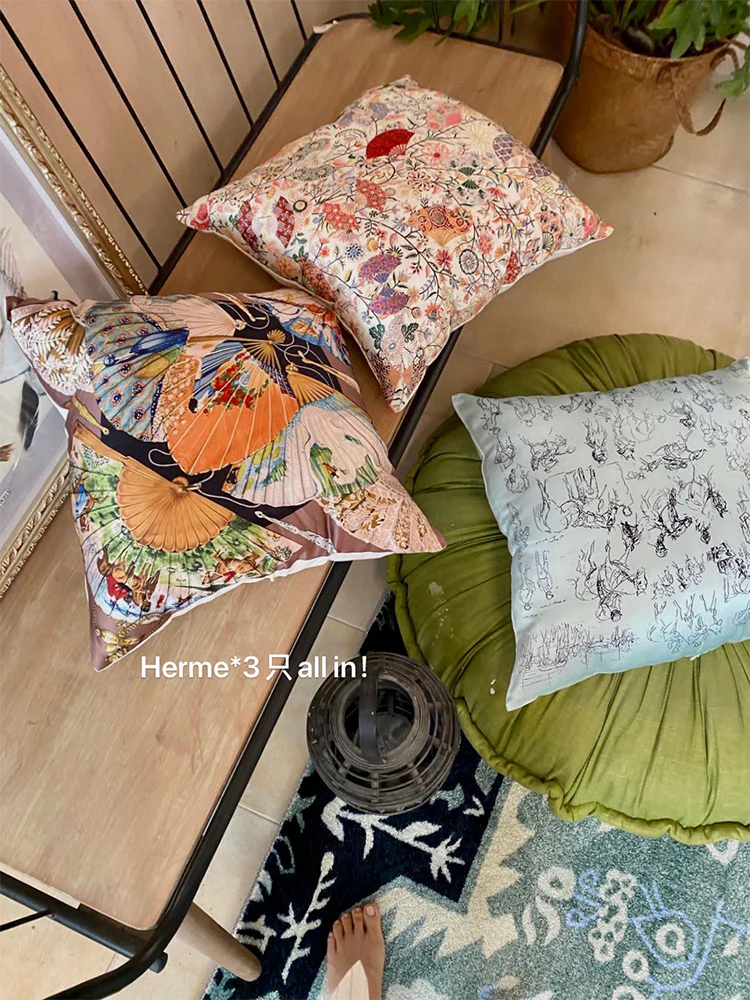 BD003 - Vintage Artistic Shell Green Silk Feel Pillow