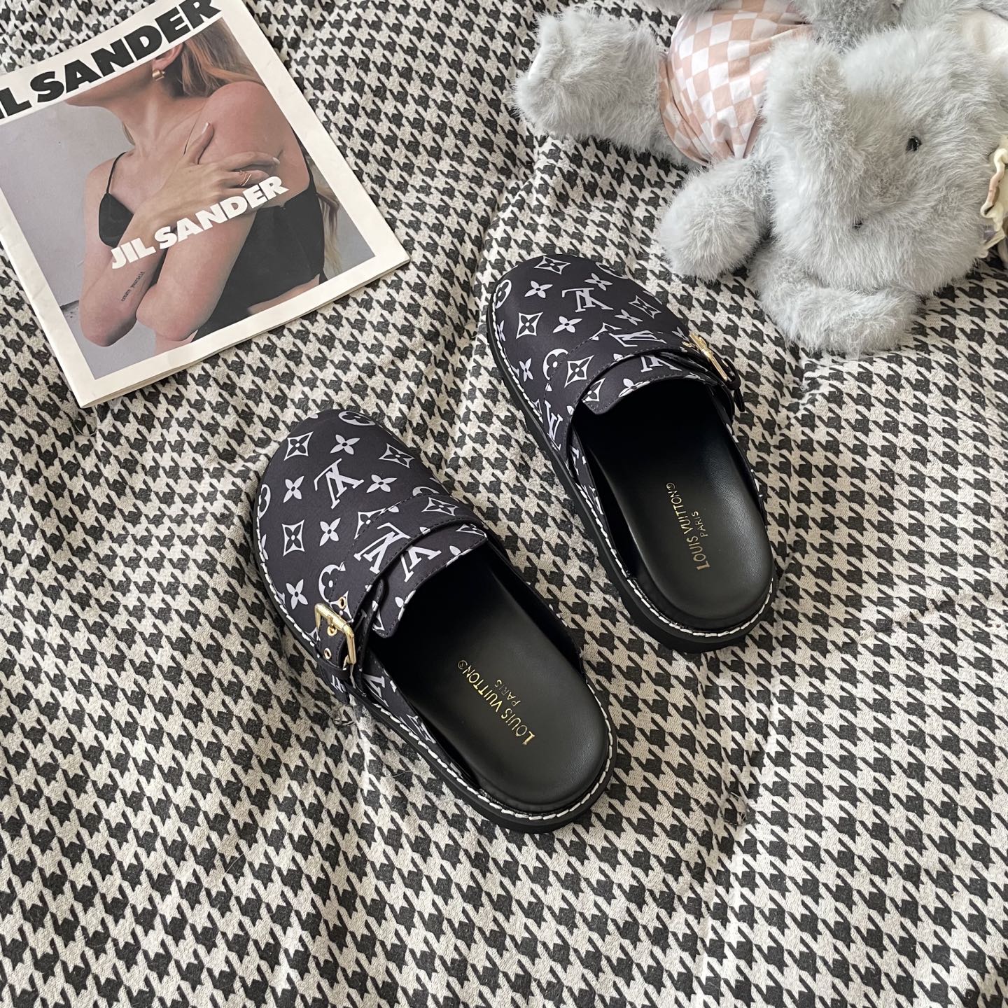 LV couple closed toe slippers - cnluxepick