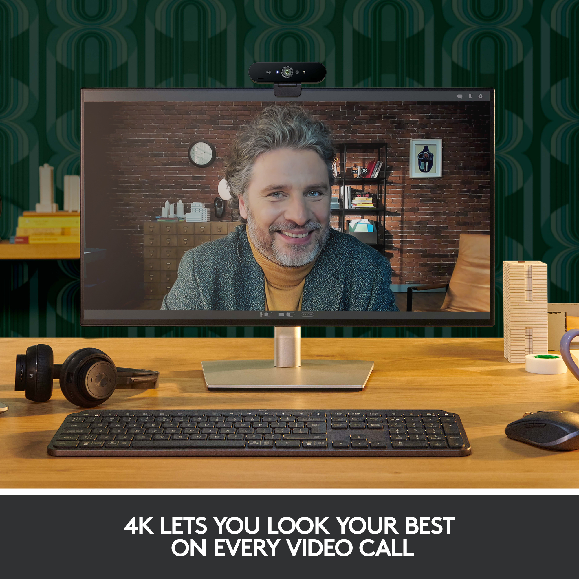 Logitech - 4K Pro 4096 x 2160 Webcam with Noise-Canceling Mic - Black