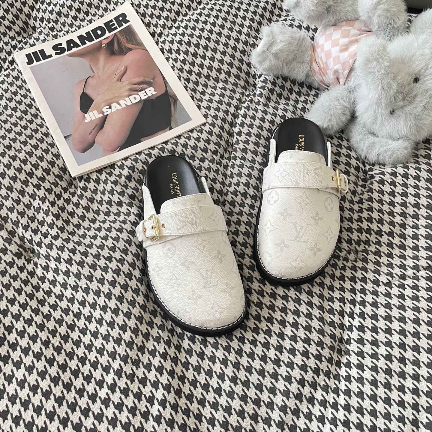 LV couple closed toe slippers - cnluxepick