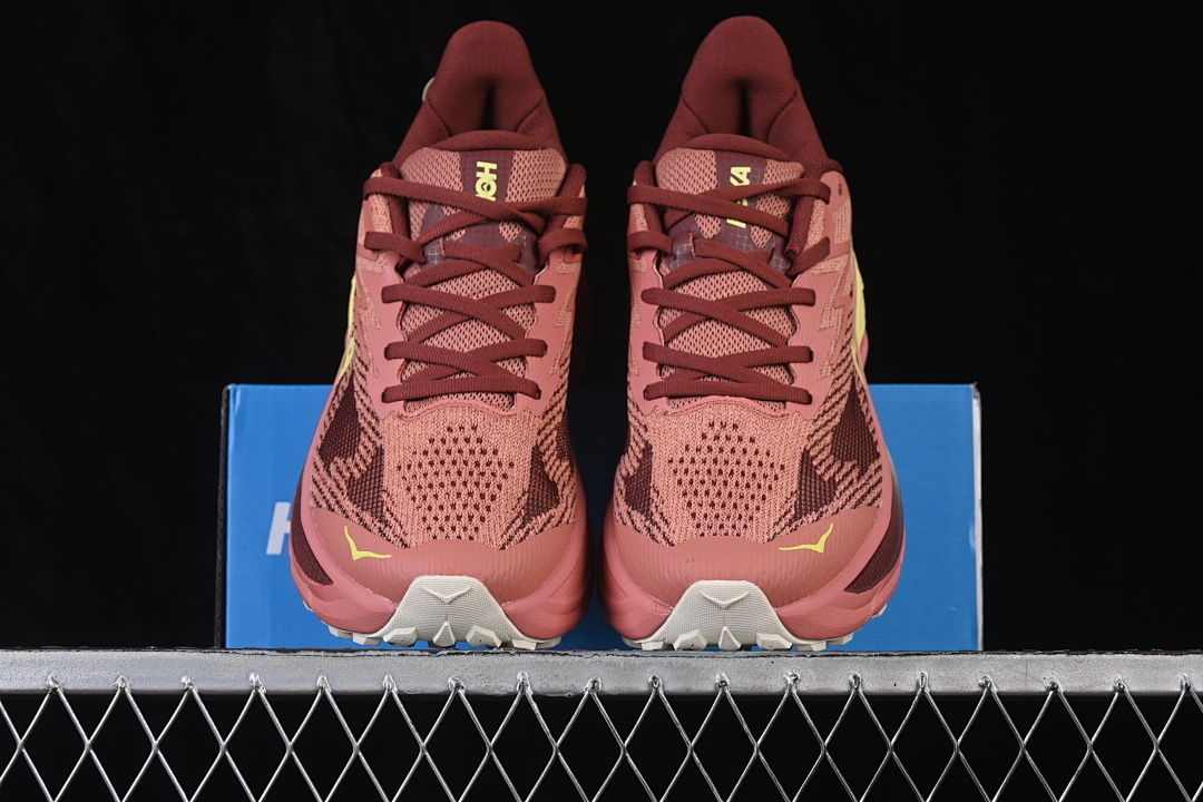 HOKA One One Challenger 8 Running Shoes