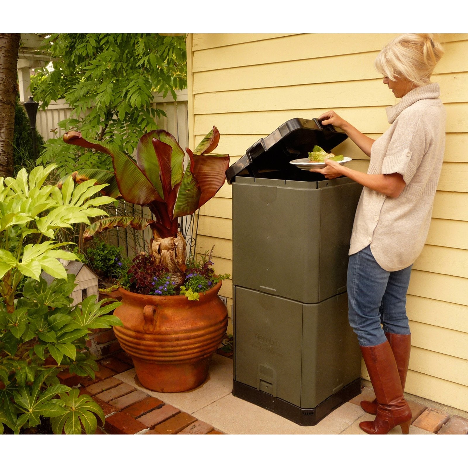 Aerobin 200 Insulated Composter – 55 gal.