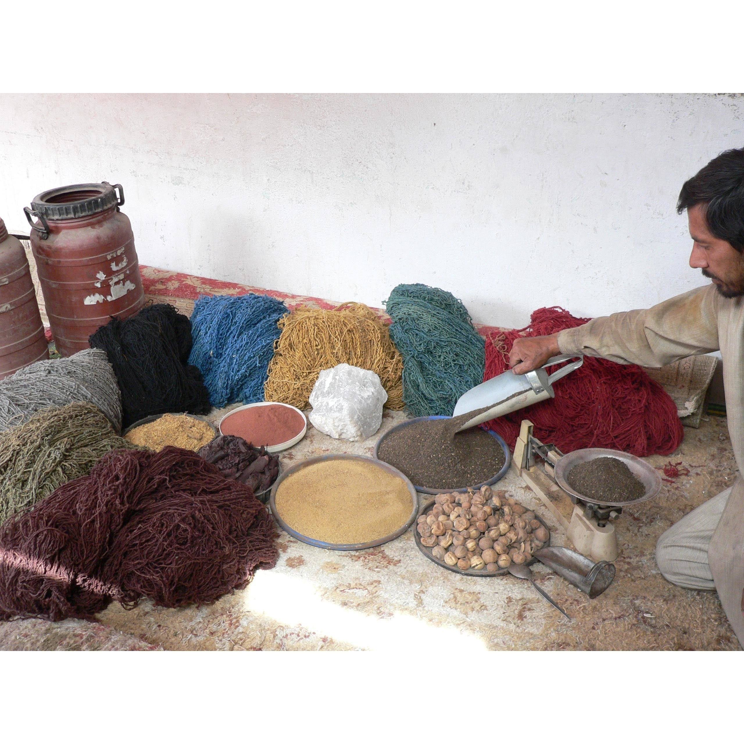 Handmade Indo Wool and Jute Pouf (India) - 16x22 x 16x22 x 16x22