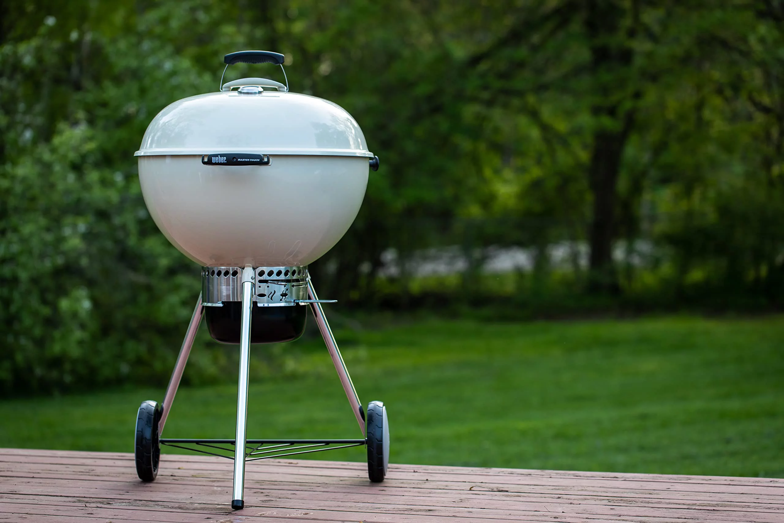 Weber-Stephen Products 107557 22 in. Master-Touch Charcoal Grill, Ivory