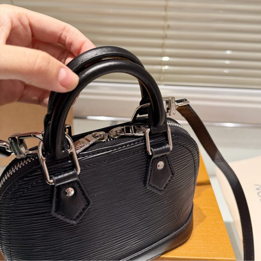 Louis Vuitton Nano Alma Epi Noir Black 7.1 Inches M81945