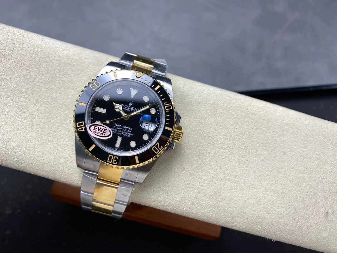 Rolex Submariner 41mm Silver Gold Black