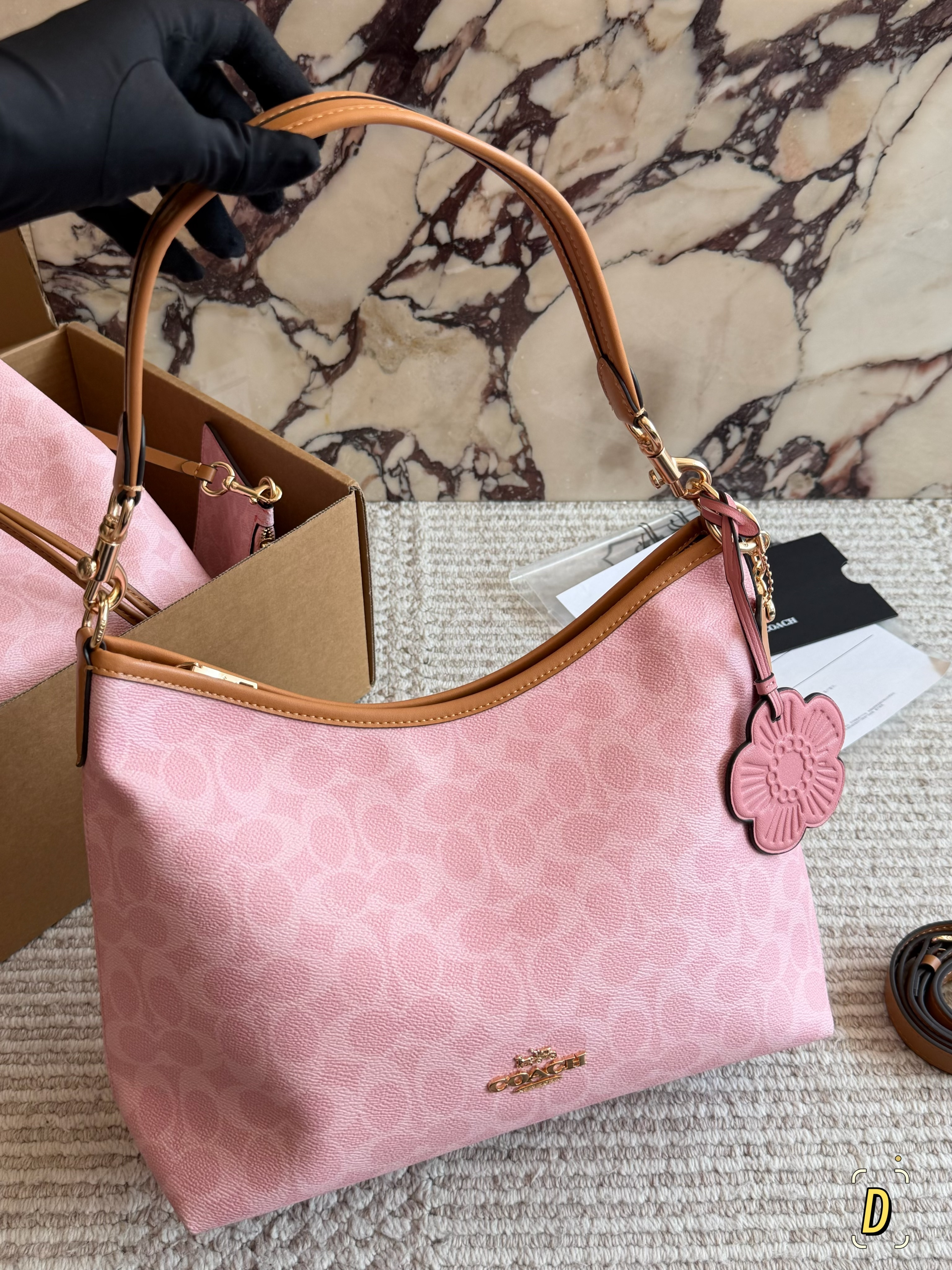 COACH Laurel Hobo Bag - cnluxepick