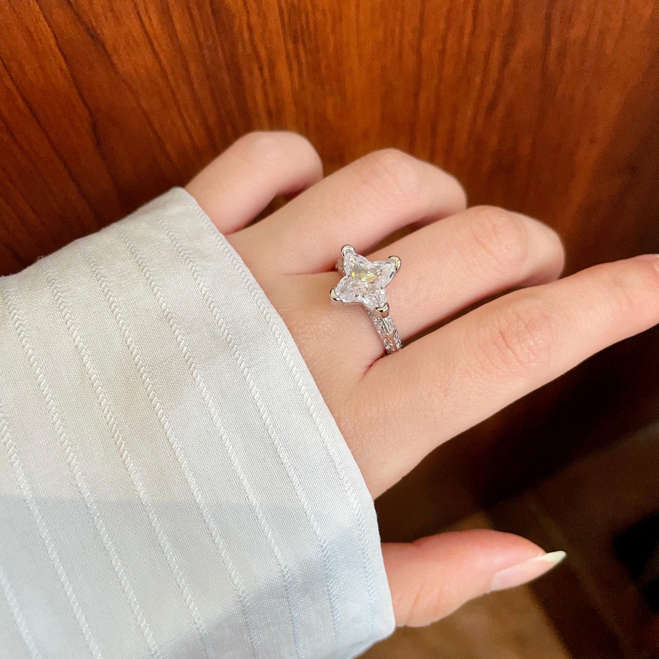 Louis Vuitton Classic Ring - cnluxepick