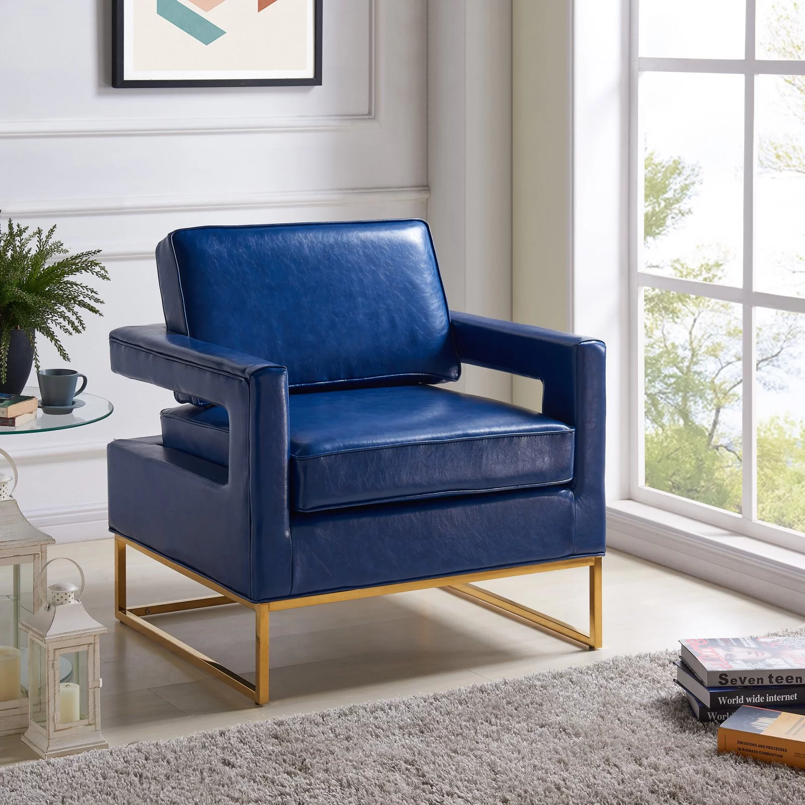 Meridian Furniture Amelia 19
