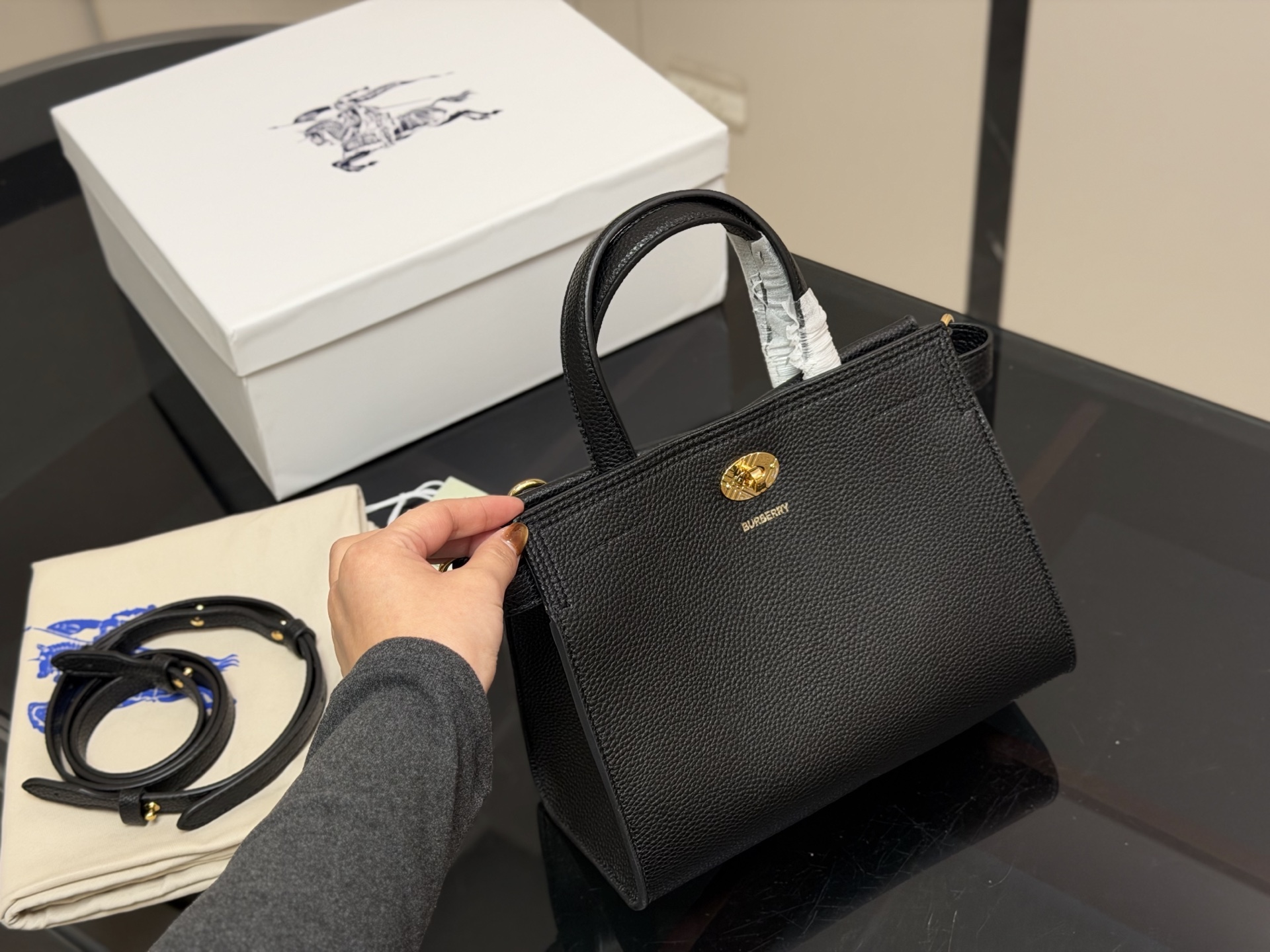 Burberry Frances handbag - cnluxepick