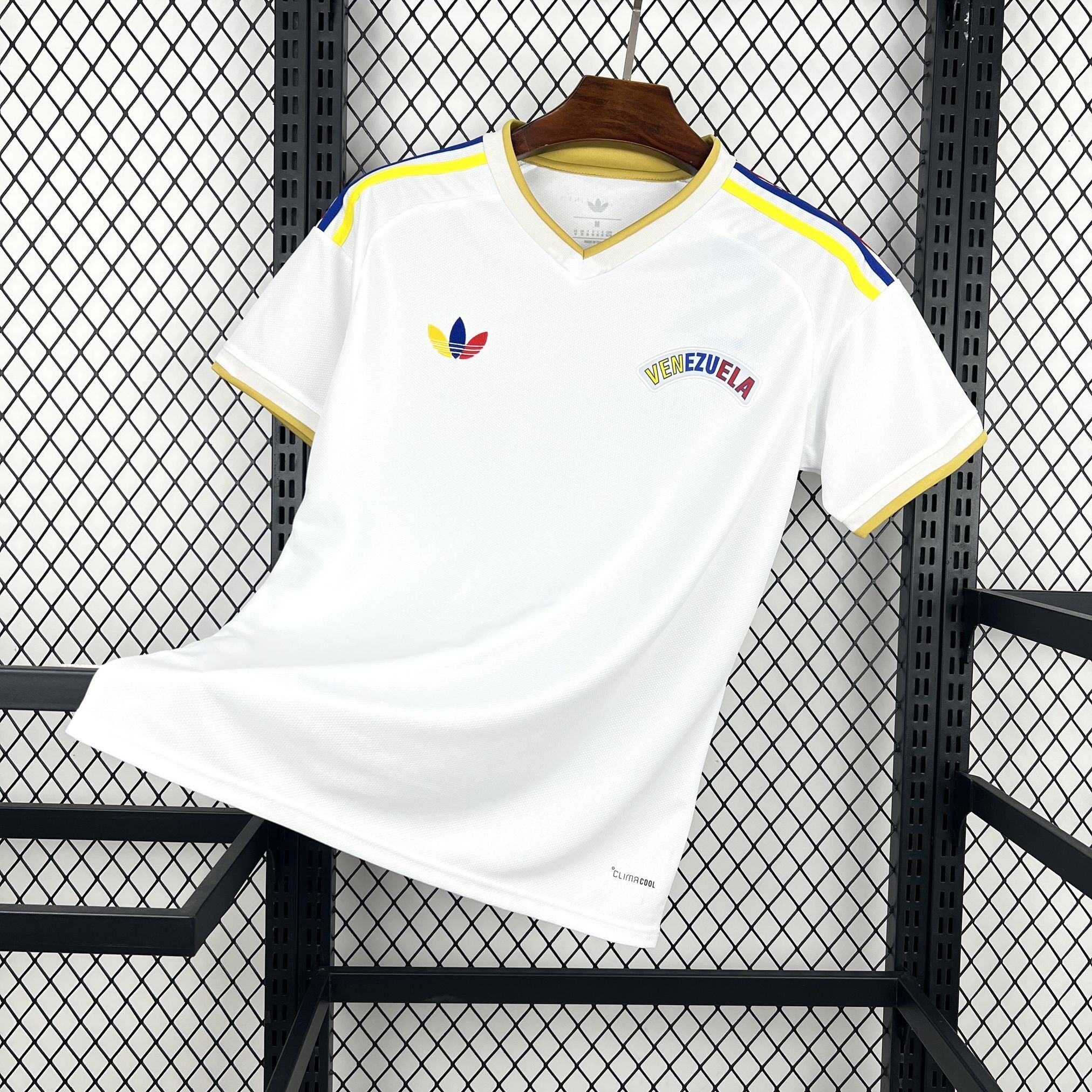 Venezuela maillot foot 2026 2027 Coupe Du Monde€14.99